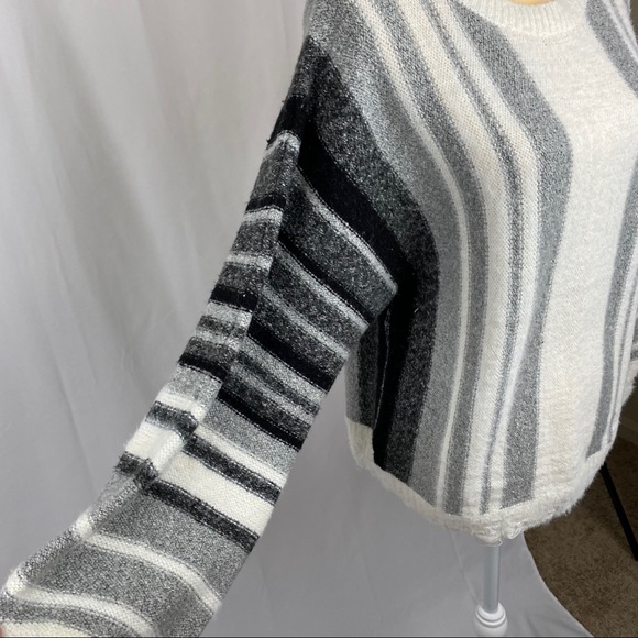 Buffalo David Bitton Greyson Sweater w/ side bow 🟡 - Picture 7 of 13